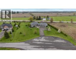 6 MACNEIL Court - 41
