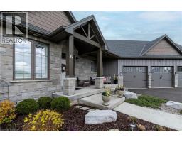 6 MACNEIL Court - 42