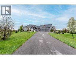 6 MACNEIL Court - 45