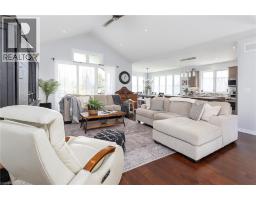 6 MACNEIL Court - 6