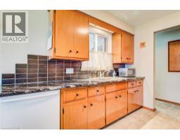 18 QUEENSTON Crescent - 13