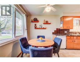 18 QUEENSTON Crescent - 16
