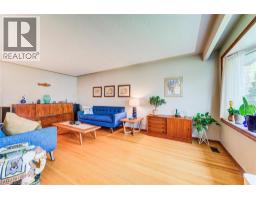 18 QUEENSTON Crescent - 17