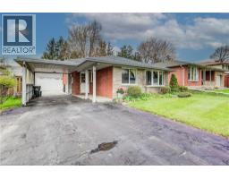 18 QUEENSTON Crescent - 5