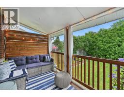 105 WEIR Street S - 27