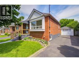105 WEIR Street S - 3