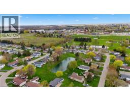 33 FAIRVIEW Crescent - 32