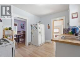 572 DOWNIE Street - 18