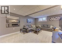 10 BOSWORTH Crescent - 20