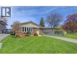 10 BOSWORTH Crescent - 4