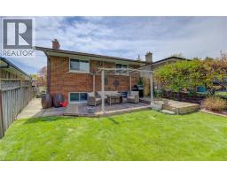 10 BOSWORTH Crescent - 41