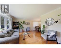 10 BOSWORTH Crescent - 6