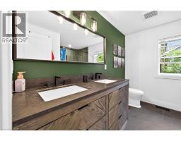 255 MACNAB Street - 26