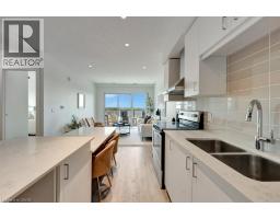 15 GLEBE Street UnitNo. 1511 - 17