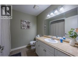 64 WINTERGREEN Crescent - 21