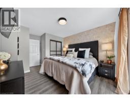 8 ESTHER Avenue - 18