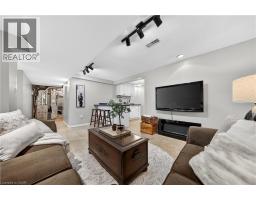8 ESTHER Avenue - 35