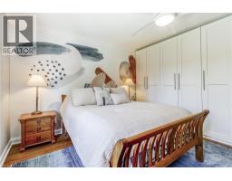 692 COURTLAND Place - 20