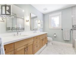 692 COURTLAND Place - 21