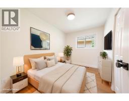 22 CHARLOTTE Crescent - 18
