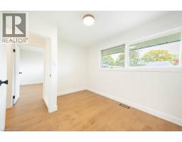 22 CHARLOTTE Crescent - 21