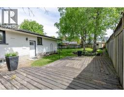 22 CHARLOTTE Crescent - 32