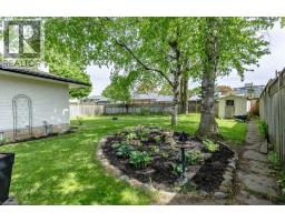 22 CHARLOTTE Crescent - 33