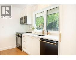 22 CHARLOTTE Crescent - 6