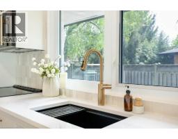 22 CHARLOTTE Crescent - 7