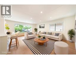 22 CHARLOTTE Crescent - 9