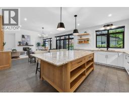 31 WINNETT Street N - 13