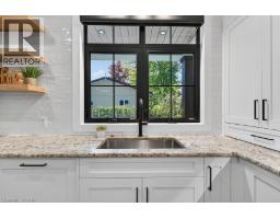 31 WINNETT Street N - 14