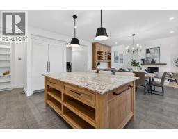 31 WINNETT Street N - 15