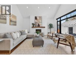 31 WINNETT Street N - 19
