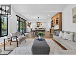 31 WINNETT Street N - 21
