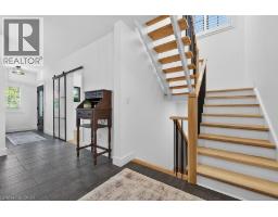31 WINNETT Street N - 25