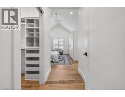 31 WINNETT Street N - 27