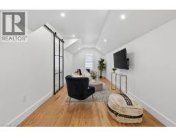 31 WINNETT Street N - 35