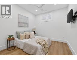 31 WINNETT Street N - 38
