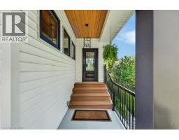 31 WINNETT Street N - 4