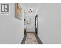 31 WINNETT Street N - 6