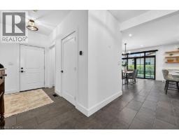 31 WINNETT Street N - 8