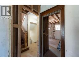 822 MAIN Street E - 12