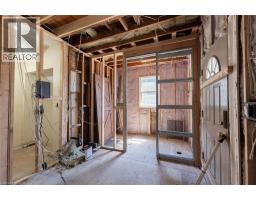 822 MAIN Street E - 14