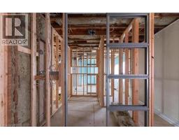 822 MAIN Street E - 20
