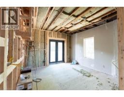 822 MAIN Street E - 23