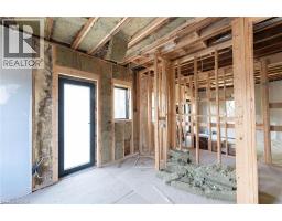 822 MAIN Street E - 27