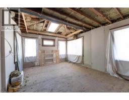 822 MAIN Street E - 42