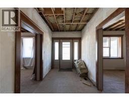 822 MAIN Street E - 8