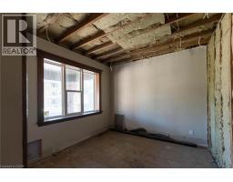 822 MAIN Street E - 9